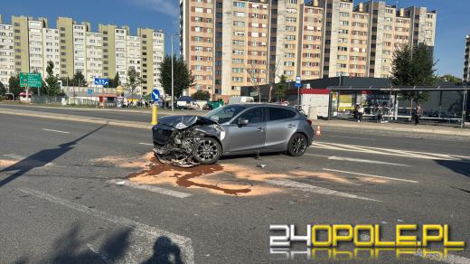 Wypadek na ulicy Niemodlińskiej w Opolu. Dwie osoby w szpitalu