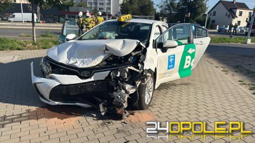 Wypadek na ulicy Niemodlińskiej w Opolu. Dwie osoby w szpitalu