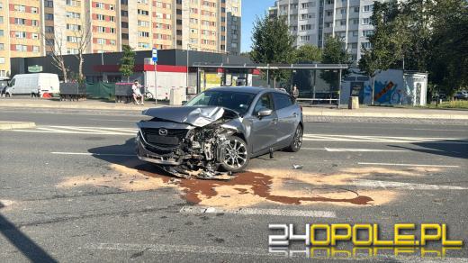 Wypadek na ulicy Niemodlińskiej w Opolu. Dwie osoby w szpitalu