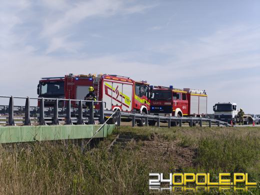 Wypadek na DW 414 w Chrzelicach. Droga jest zablokowana