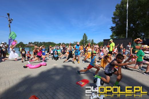 Wakacyjny vibe na Bolko. Biegacze ruszyli z plażowymi dodatkami