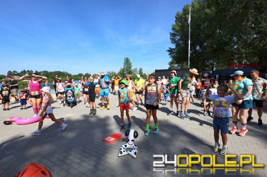 Wakacyjny vibe na Bolko. Biegacze ruszyli z plażowymi dodatkami