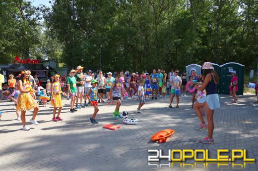 Wakacyjny vibe na Bolko. Biegacze ruszyli z plażowymi dodatkami