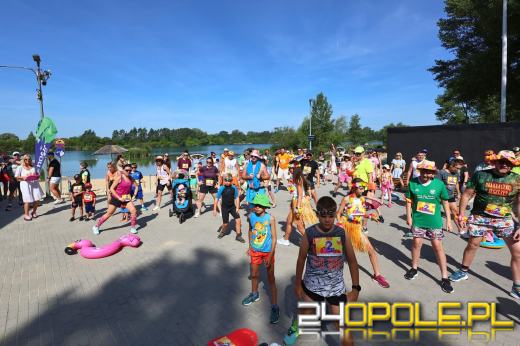 Wakacyjny vibe na Bolko. Biegacze ruszyli z plażowymi dodatkami
