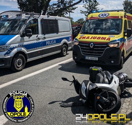 Nie ustąpił pierwszeństwa motorowerzyście. Policjanci ruszyli z pomocą