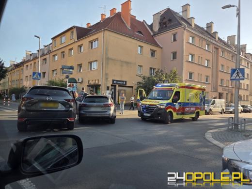 Zderzenie dwóch aut na skrzyżowaniu Kośnego i Katowickiej w Opolu