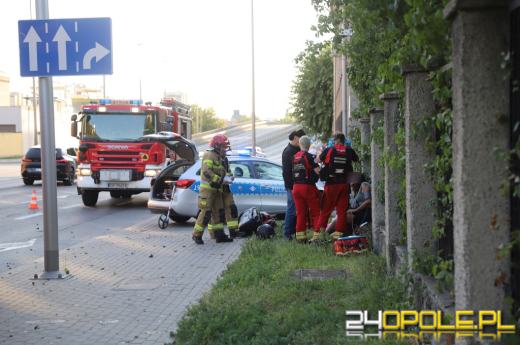 Upadek motocykla. Pasażerka została zabrana do szpitala