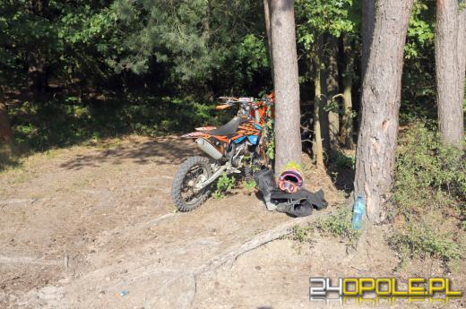 Czołowe zderzenie dwóch motocykli w Chrząszczycach. Ranni 15-latek i 26-latek