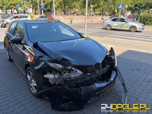 Dwie toyoty zderzyły się na skrzyżowaniu w Opolu. W samochodach były dzieci