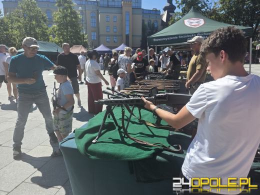 Święto Wojska Polskiego w Opolu. Uroczysty apel i wojskowy piknik