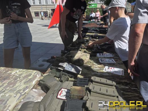 Święto Wojska Polskiego w Opolu. Uroczysty apel i wojskowy piknik