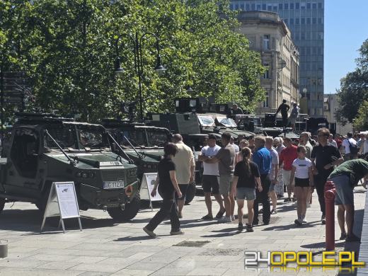 Święto Wojska Polskiego w Opolu. Uroczysty apel i wojskowy piknik