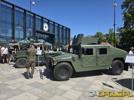 Święto Wojska Polskiego w Opolu. Uroczysty apel i wojskowy piknik