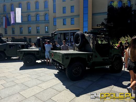 Święto Wojska Polskiego w Opolu. Uroczysty apel i wojskowy piknik