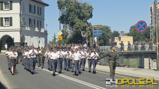 Święto Wojska Polskiego w Opolu. Uroczysty apel i wojskowy piknik
