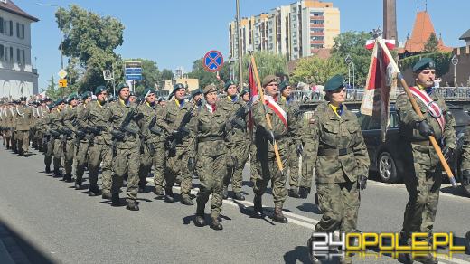 Święto Wojska Polskiego w Opolu. Uroczysty apel i wojskowy piknik