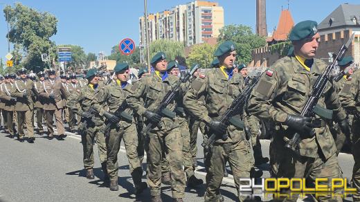 Święto Wojska Polskiego w Opolu. Uroczysty apel i wojskowy piknik