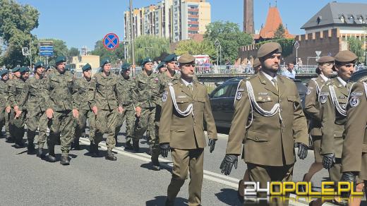 Święto Wojska Polskiego w Opolu. Uroczysty apel i wojskowy piknik