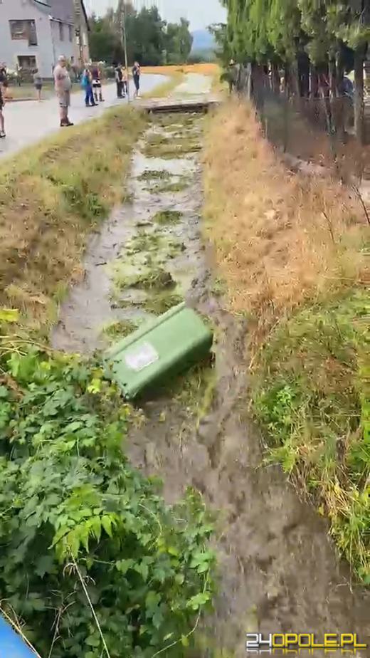 Strażacy interweniowali w całym regionie po przejściu frontu burzowego WIDEO