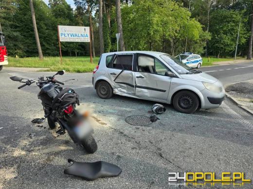 76-latek miał nie ustąpić pierwszeństwa motocykliście. Dwie osoby trafiły