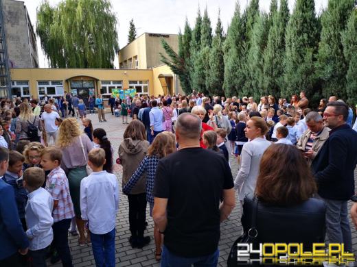 Uczniowie rozpoczynają rok szkolny. Kiedy pierwsze wolne?