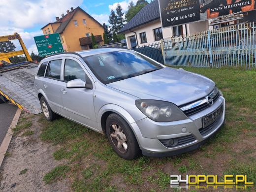 Zderzenie Audi i Opla w Praszce. Jedna osoba trafiła do szpitala