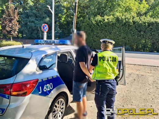 Z promilami i bez prawa jazdy wiózł syna na rozpoczęcie roku szkolnego