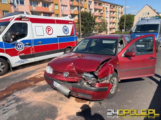 Zderzenie dwóch samochodów na estakadzie w Opolu