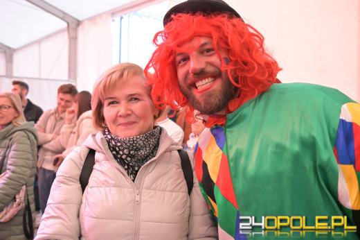 Pierwsza beczka odszpuntowana na opolskim Rynku