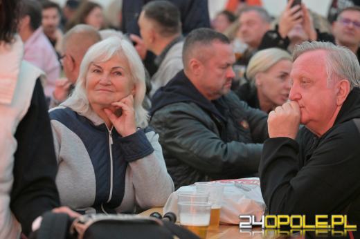Pierwsza beczka odszpuntowana na opolskim Rynku
