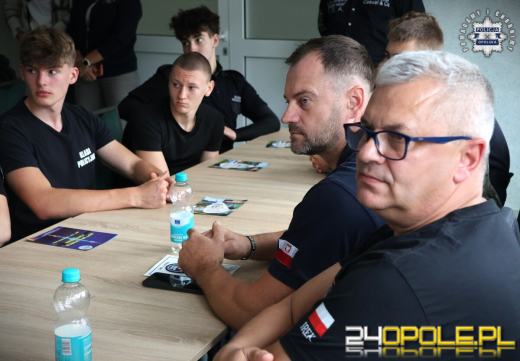 Policjanci z różnych stron świata na jednej lekcji w Prószkowie
