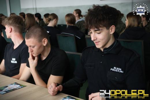 Policjanci z różnych stron świata na jednej lekcji w Prószkowie