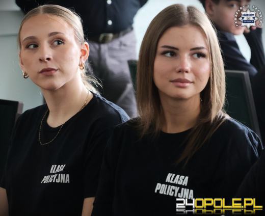 Policjanci z różnych stron świata na jednej lekcji w Prószkowie