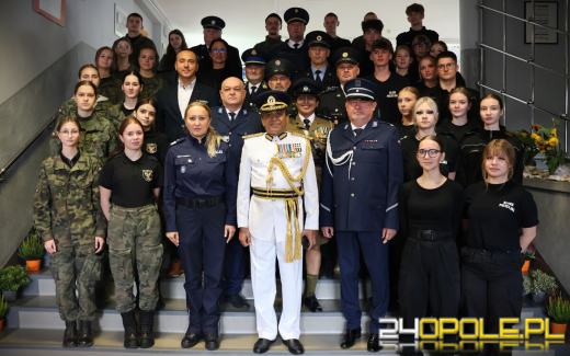 Policjanci z różnych stron świata na jednej lekcji w Prószkowie