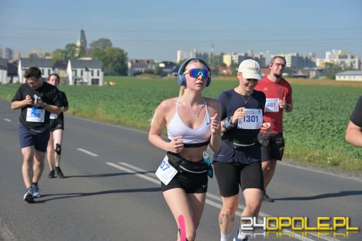 Ponad 21 kilometrów ulicami Opola. Półmaraton przyciągnął biegaczy i kibiców
