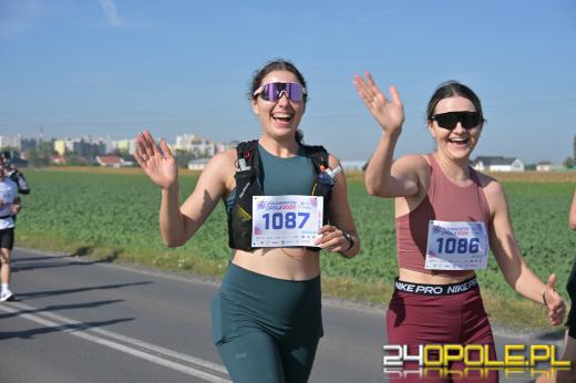 Ponad 21 kilometrów ulicami Opola. Półmaraton przyciągnął biegaczy i kibiców