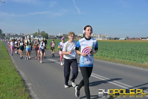 Ponad 21 kilometrów ulicami Opola. Półmaraton przyciągnął biegaczy i kibiców