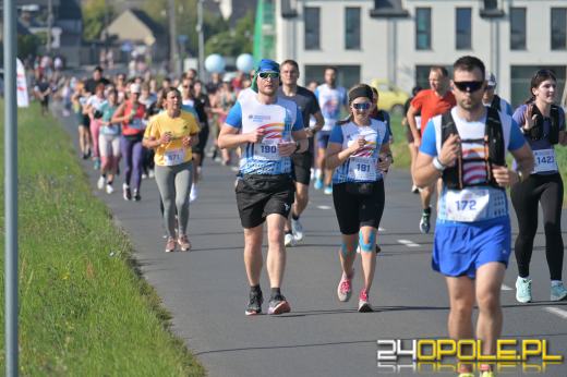 Ponad 21 kilometrów ulicami Opola. Półmaraton przyciągnął biegaczy i kibiców