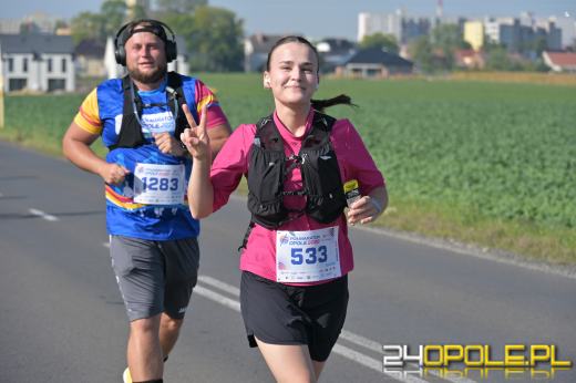 Ponad 21 kilometrów ulicami Opola. Półmaraton przyciągnął biegaczy i kibiców