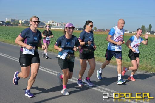 Ponad 21 kilometrów ulicami Opola. Półmaraton przyciągnął biegaczy i kibiców