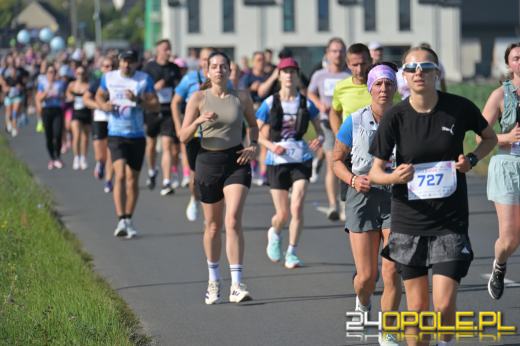 Ponad 21 kilometrów ulicami Opola. Półmaraton przyciągnął biegaczy i kibiców