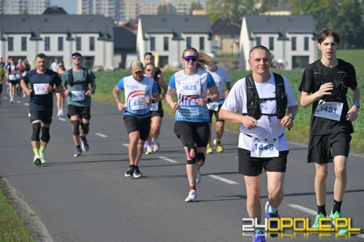 Ponad 21 kilometrów ulicami Opola. Półmaraton przyciągnął biegaczy i kibiców