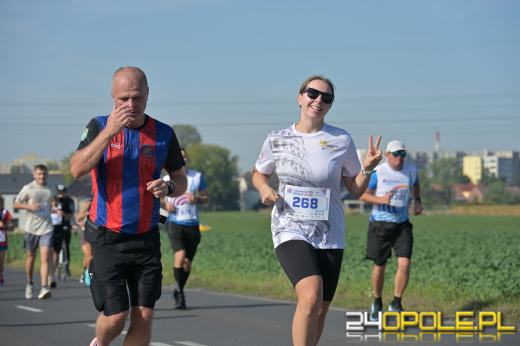 Ponad 21 kilometrów ulicami Opola. Półmaraton przyciągnął biegaczy i kibiców