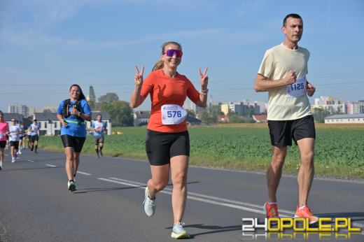Ponad 21 kilometrów ulicami Opola. Półmaraton przyciągnął biegaczy i kibiców