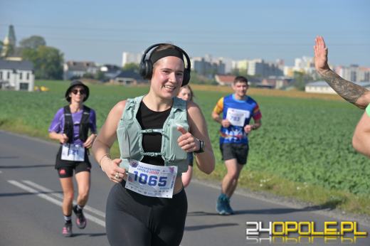 Ponad 21 kilometrów ulicami Opola. Półmaraton przyciągnął biegaczy i kibiców