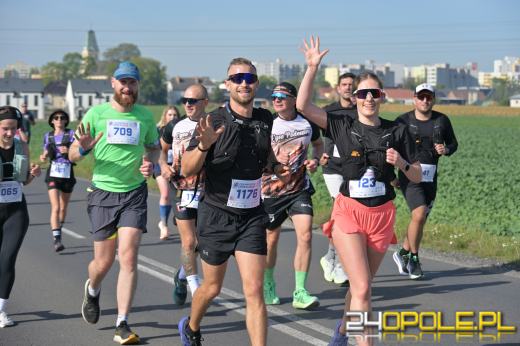 Ponad 21 kilometrów ulicami Opola. Półmaraton przyciągnął biegaczy i kibiców
