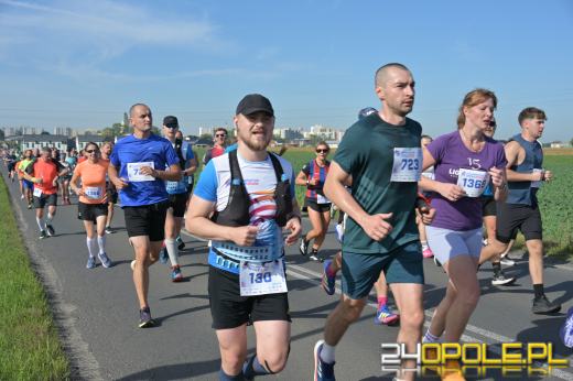 Ponad 21 kilometrów ulicami Opola. Półmaraton przyciągnął biegaczy i kibiców