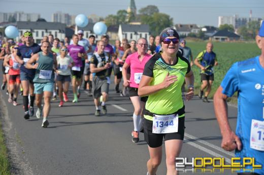 Ponad 21 kilometrów ulicami Opola. Półmaraton przyciągnął biegaczy i kibiców