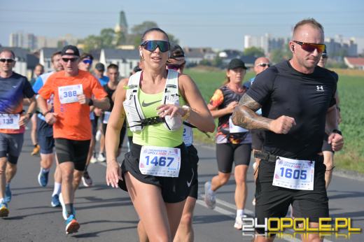 Ponad 21 kilometrów ulicami Opola. Półmaraton przyciągnął biegaczy i kibiców