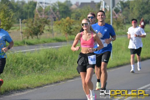 Ponad 21 kilometrów ulicami Opola. Półmaraton przyciągnął biegaczy i kibiców